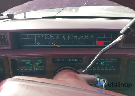 1993 Cadillac Deville z USA, uszkodzony, nr VIN 1G6CD53B7P4227154